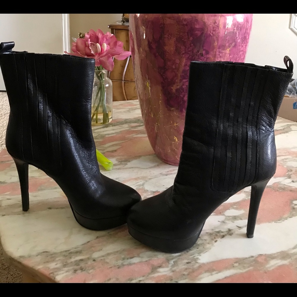 Gianni Bini platform boots